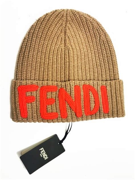 cuffia lana fendi|Cappello Fendi .